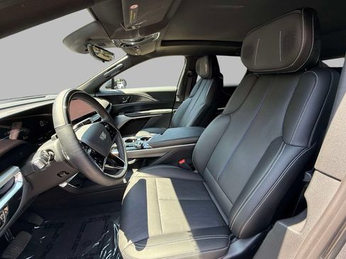 Used 2023 Cadillac Lyriq 2WD image 2