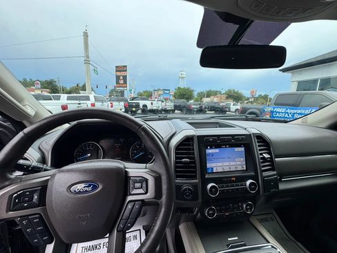 Used 2018 Ford Expedition Max XLT w/ Equipment Group 202A RWD image 10