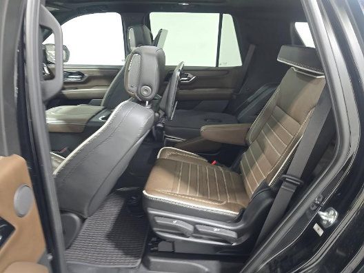 Used 2025 GMC Yukon Denali Ultimate AWD/4WD image 11