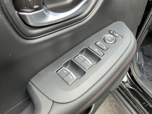 Used 2025 Honda HR-V Sport image 15