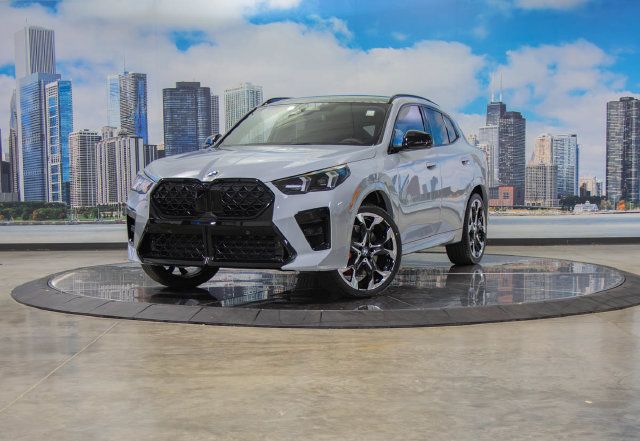 Used 2027 BMW X2 xDrive28i AWD/4WD image 2