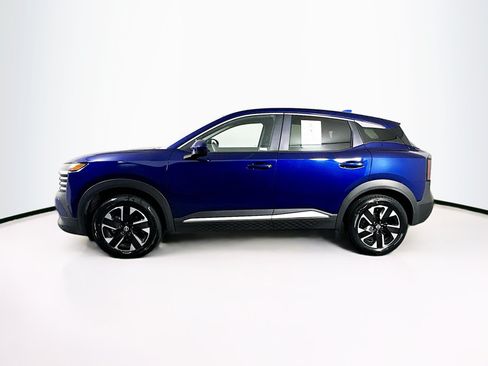 Used 2025 Nissan Kicks SV AWD/4WD image 4