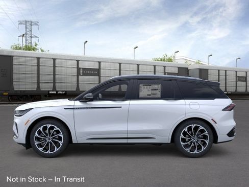 New 2026 Lincoln Nautilus Reserve AWD/4WD image 3