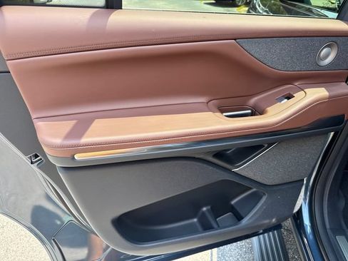 New 2027 Lincoln Navigator L Reserve RWD image 22