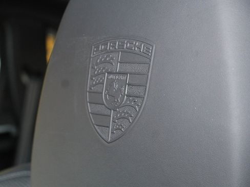 Used 2017 Porsche Cayenne Platinum Edition image 21