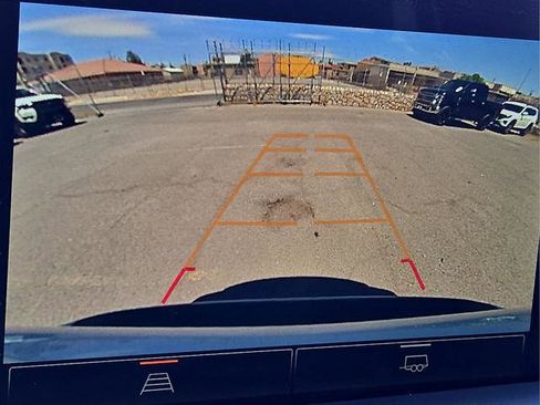 Used 2024 GMC Yukon SLT RWD image 28