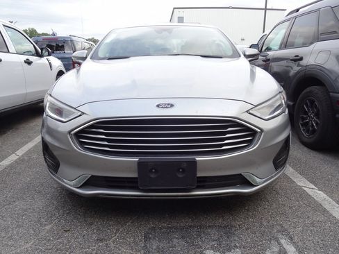 Used 2020 Ford Fusion SEL FWD image 2