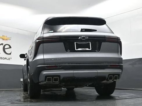 New 2026 Chevrolet Traverse LT w/ Sun and Wheel Package FWD image 33