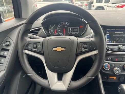 Used 2018 Chevrolet Trax LT w/ Sun & Sound Package image 18