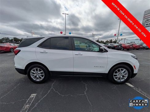 Used 2023 Chevrolet Equinox LS w/ LS Convenience Package image 2