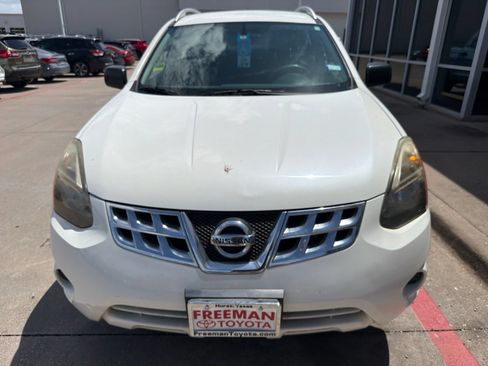 Used 2014 Nissan Rogue S w/ Convenience Package AWD/4WD image 3