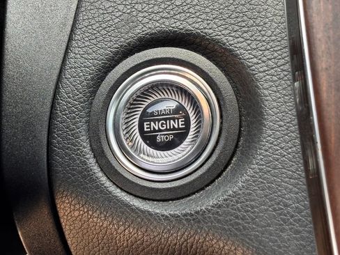 Used 2021 Mercedes-Benz C 300 4MATIC Sedan image 21