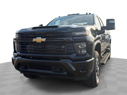 Used 2024 Chevrolet Silverado 2500 Custom w/ Custom Value Package image 1