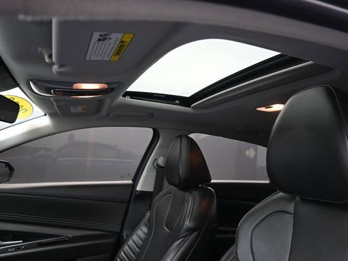 Certified 2022 Hyundai Elantra Limited image 11