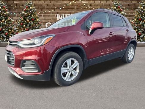 Used 2022 Chevrolet Trax LT w/ LT Convenience Package image 1