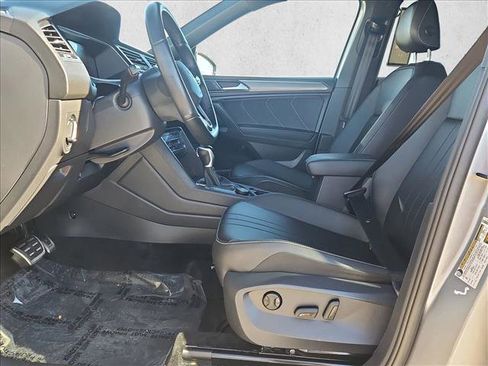 Used 2023 Volkswagen Tiguan SE R-Line image 17