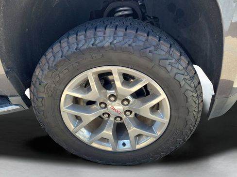 Used 2016 GMC Yukon SLT w/ HD Trailering Package image 3