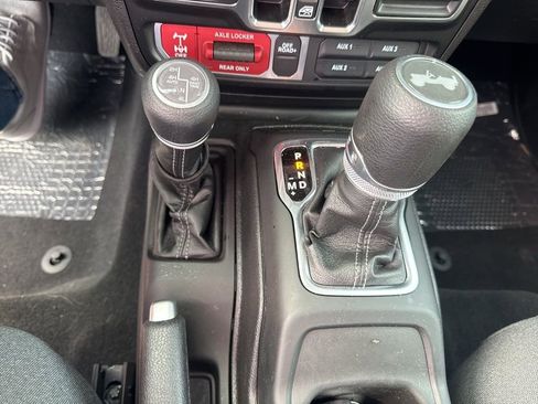 Used 2025 Jeep Wrangler Unlimited Sport S 4xe AWD/4WD image 18