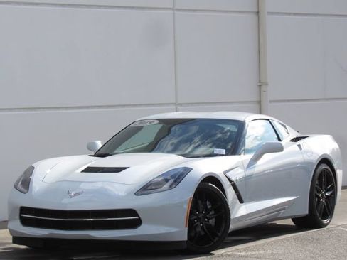 Used 2019 Chevrolet Corvette Stingray Coupe w/ 1LT RWD image 1
