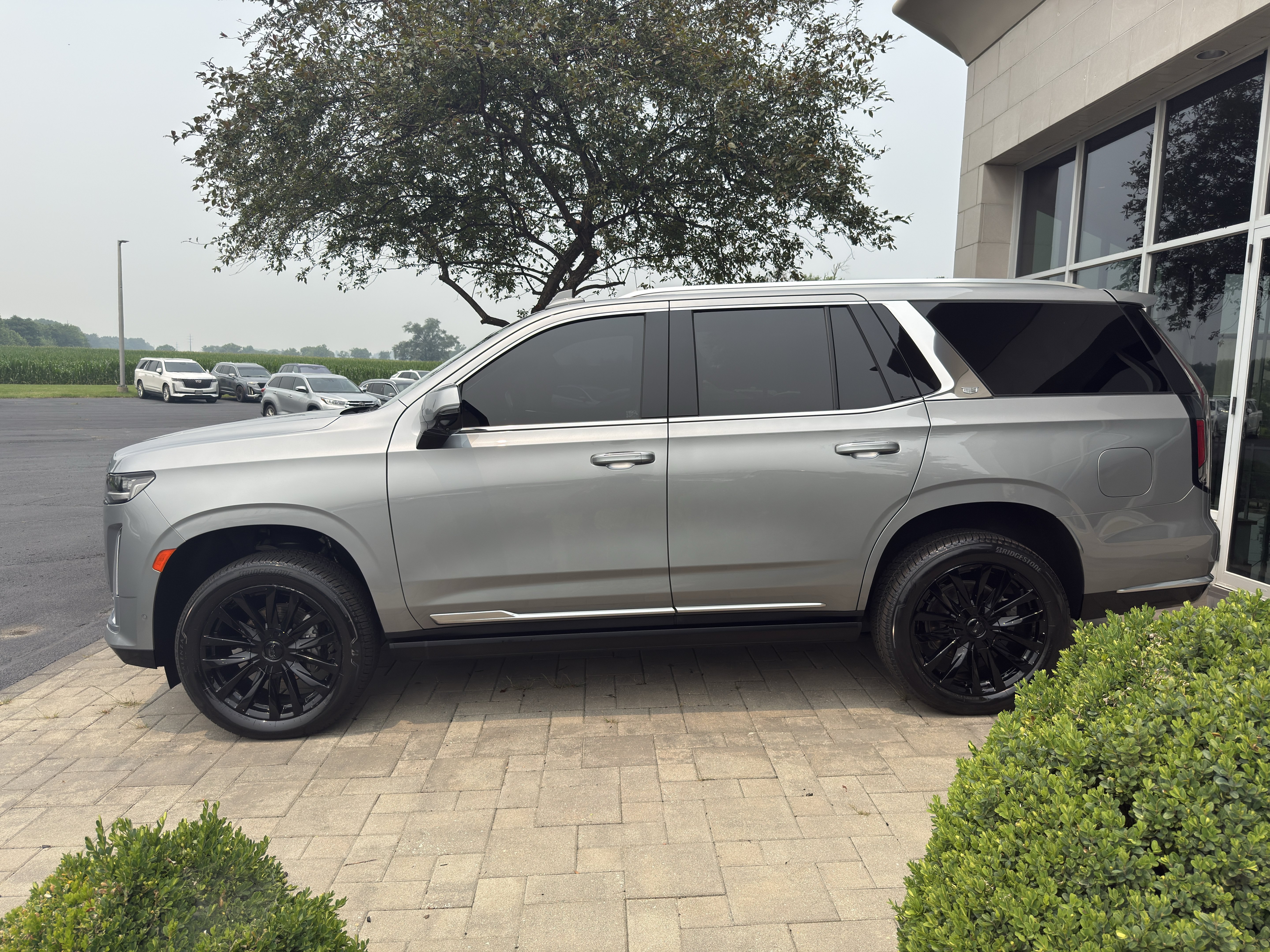 Used 2024 Cadillac Escalade Premium Luxury w/ Performance Package AWD/4WD image 4