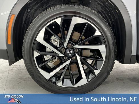 Used 2023 Mitsubishi Outlander SE image 30