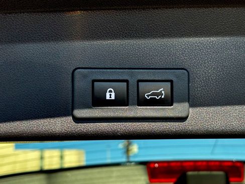 Used 2022 Subaru Ascent Touring image 29