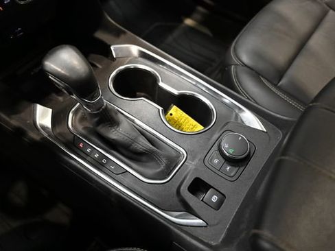 Used 2023 Chevrolet Traverse LT w/ LT Premium Package image 20