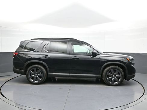 Used 2023 Honda Pilot Sport image 5