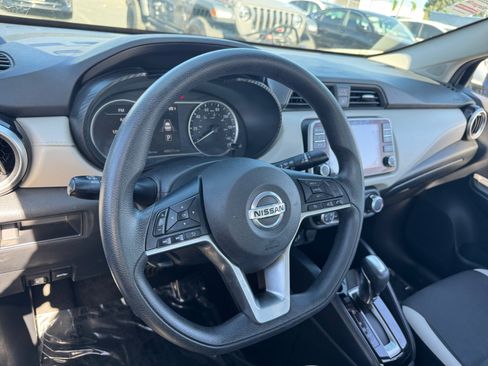Used 2021 Nissan Versa SV FWD image 19