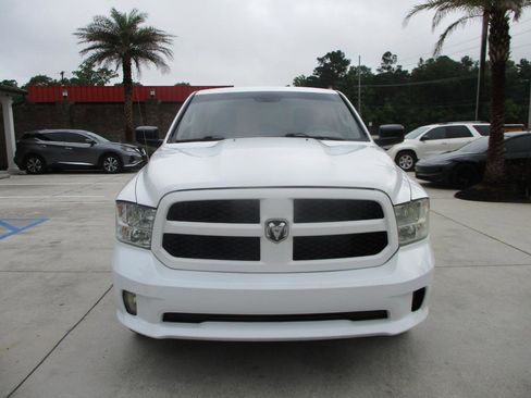 Used 2018 RAM 1500 Express RWD image 31