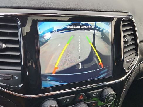 Used 2022 Jeep Grand Cherokee Limited w/ Tech Group image 25