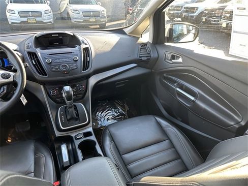 Certified 2017 Ford C-MAX Energi SE w/ Equipment Group 402A image 17