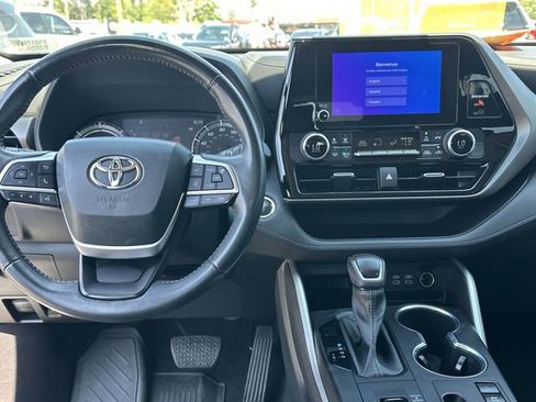 Used 2023 Toyota Highlander LE image 8