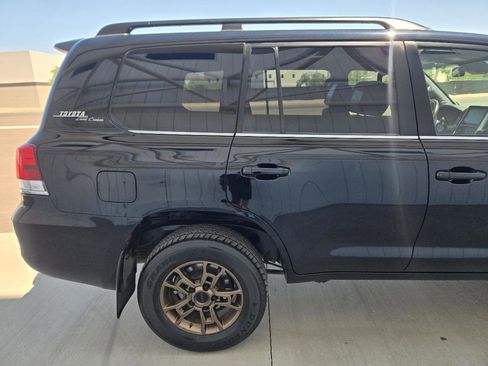 Used 2020 Toyota Land Cruiser Heritage Edition image 20