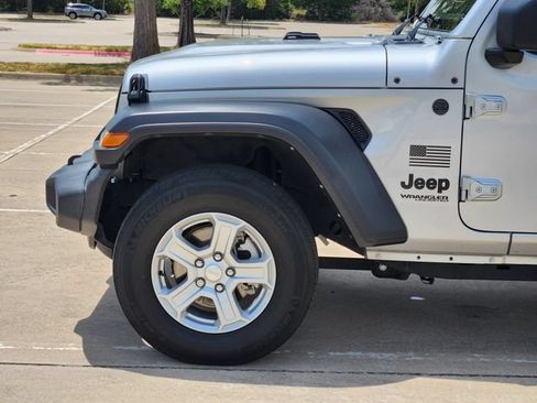 Used 2022 Jeep Wrangler Unlimited Sport AWD/4WD image 8
