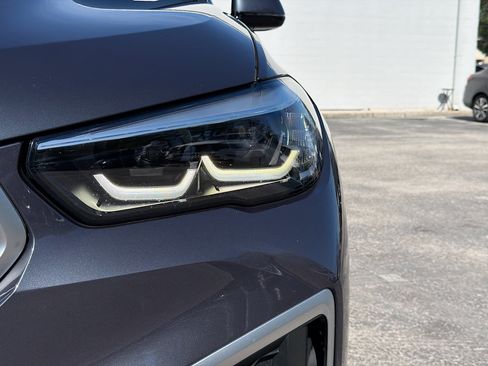 Used 2022 BMW X6 xDrive40i AWD/4WD image 9