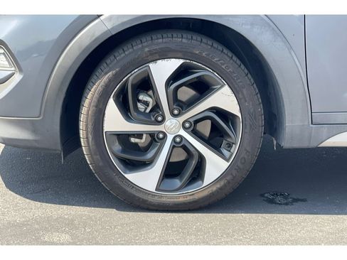 Used 2017 Hyundai Tucson Sport w/ Cargo Package FWD image 11