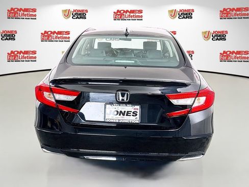 Used 2018 Honda Accord LX image 13