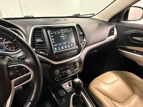 Used 2017 Jeep Cherokee Limited AWD/4WD image 77