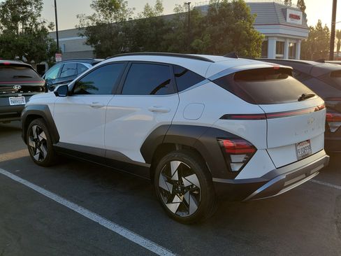 Used 2024 Hyundai Kona Limited FWD image 3