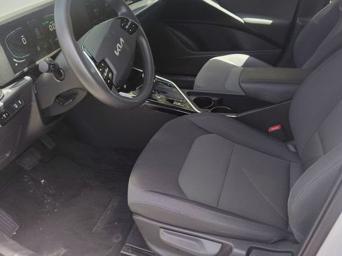 Used 2025 Kia Niro LX FWD image 3