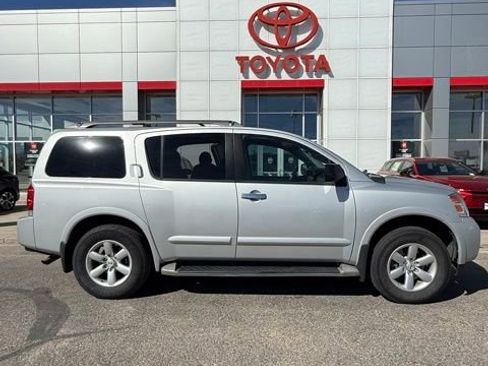Used 2014 Nissan Armada SV image 3