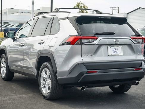 Used 2020 Toyota RAV4 XLE w/ Carpet Mat Package FWD image 7