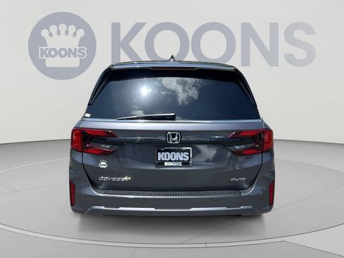 Used 2025 Honda Odyssey Elite image 5
