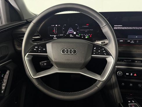 Used 2025 Audi Q5 Premium w/ Convenience Package AWD/4WD image 14