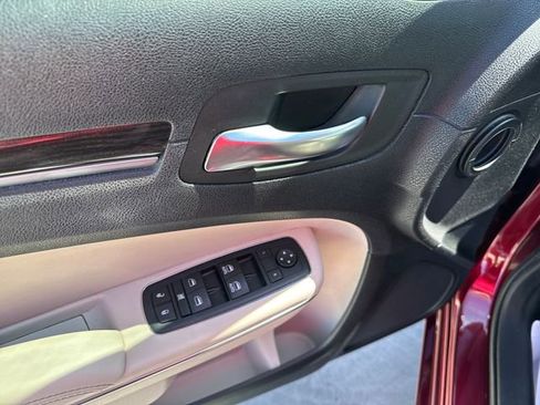 Used 2016 Chrysler 300 Limited w/ Driver Convenience Group image 11