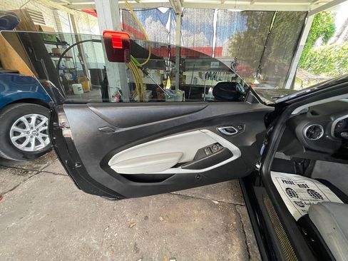 Used 2020 Chevrolet Camaro LT RWD image 4