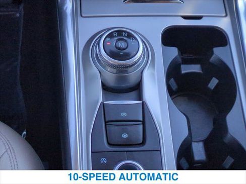 Used 2020 Ford Explorer XLT w/ Equipment Group 202A AWD/4WD image 19
