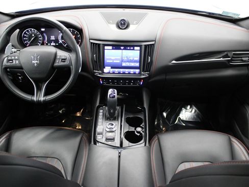 Used 2022 Maserati Levante GT image 18