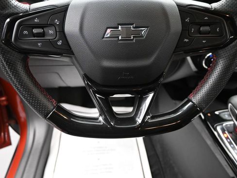 Certified 2024 Chevrolet Trax RS w/ Sunroof Package image 17